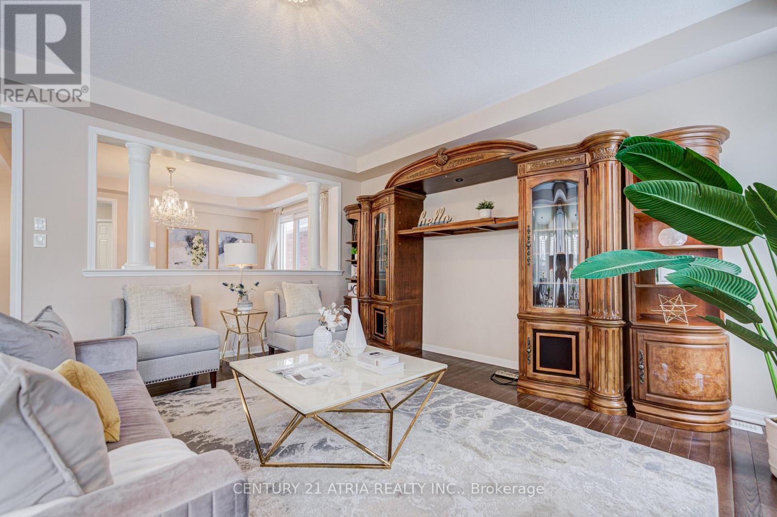 56 Kelly Crescent, Markham, ON - Indoor Photo Showing Living Room
