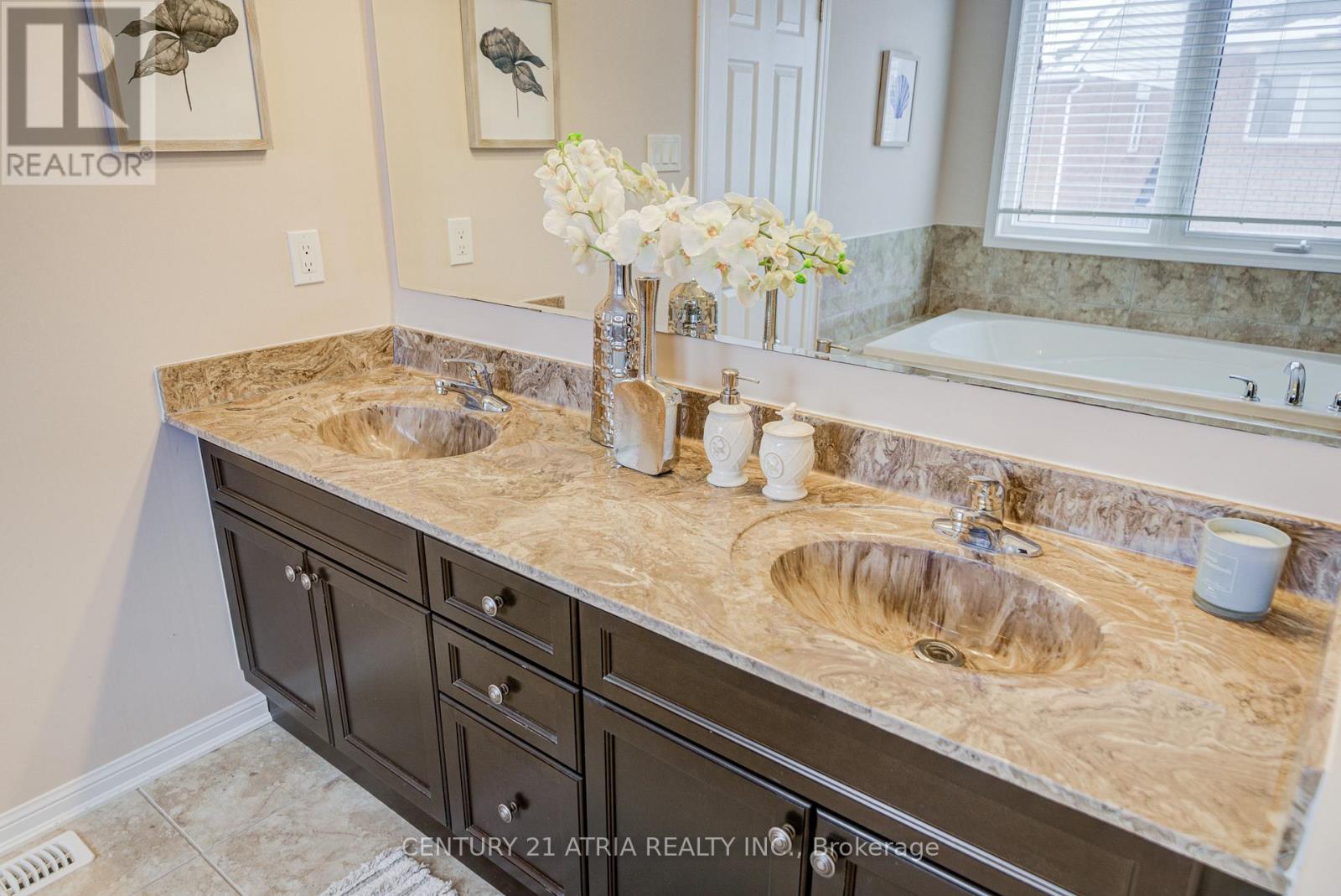 56 Kelly Crescent, Markham, ON - Indoor Photo Showing Bathroom