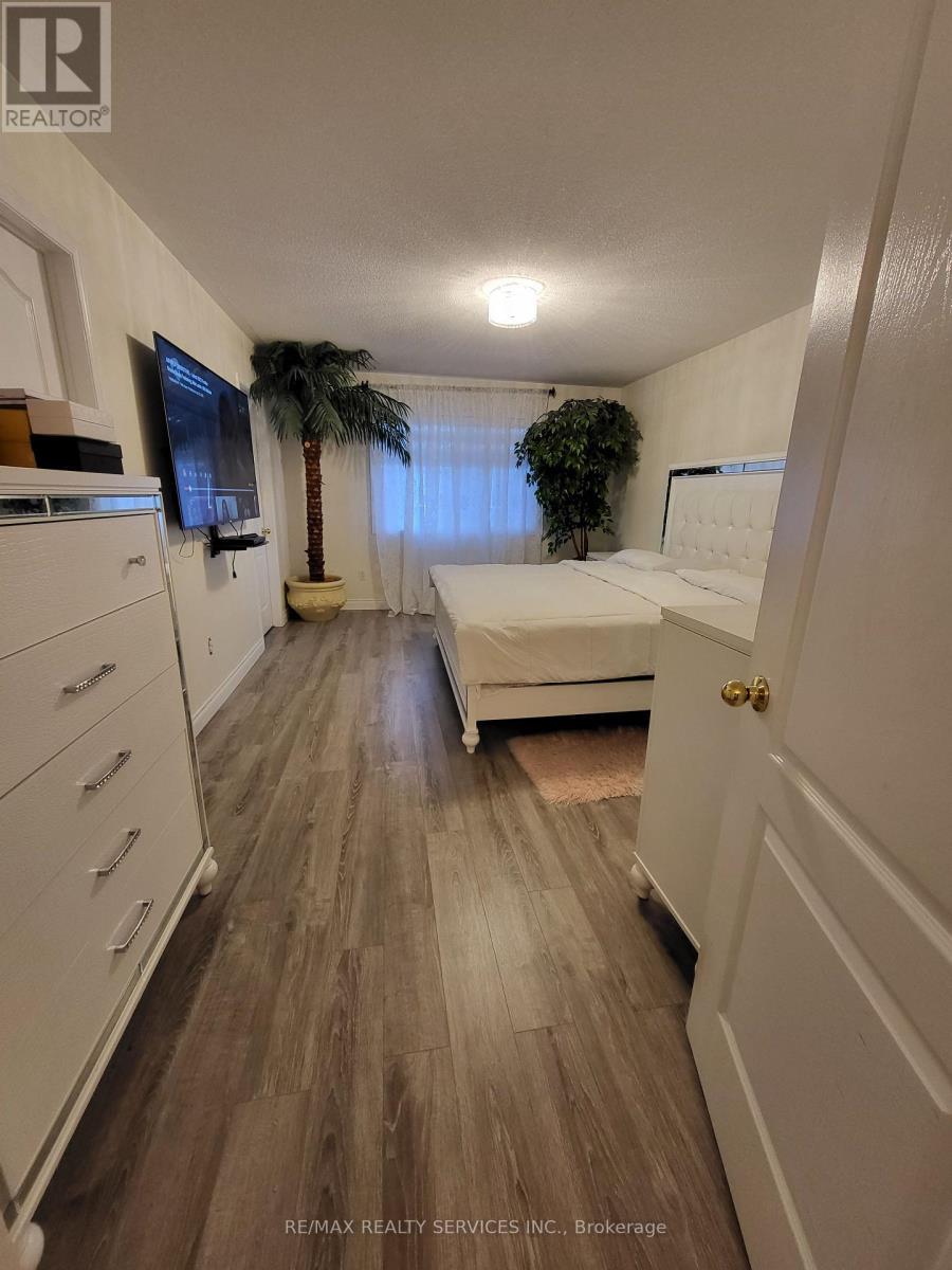 19 Albery Road, Brampton, ON - Indoor