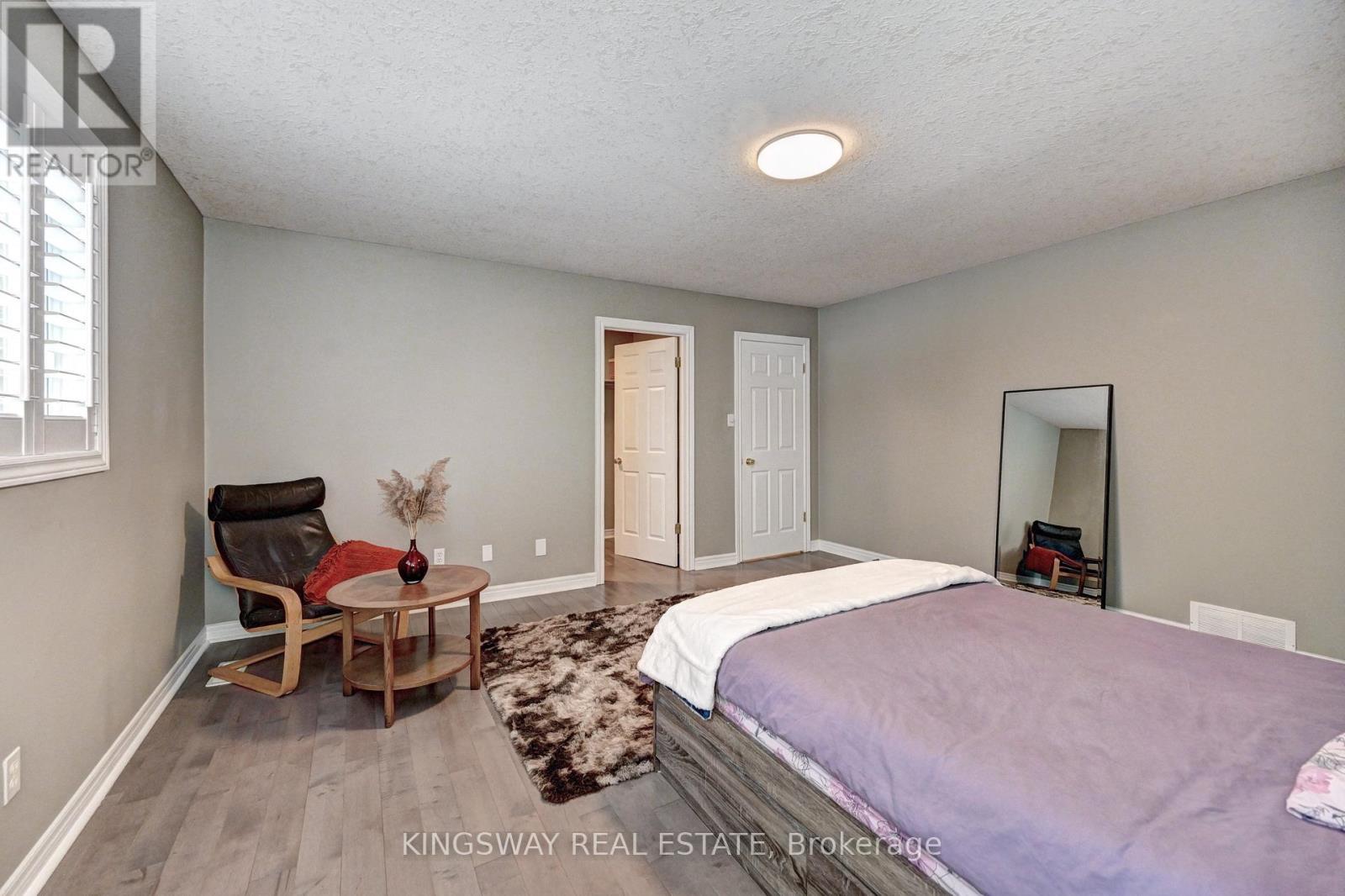242 Doon Mills Drive, Kitchener, ON - Indoor Photo Showing Bedroom