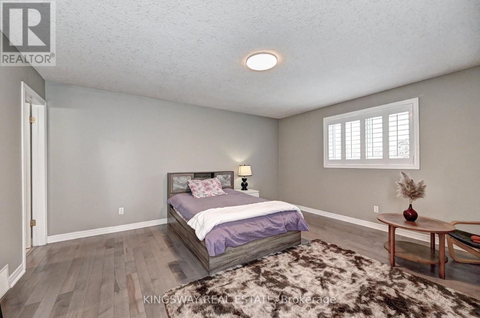 242 Doon Mills Drive, Kitchener, ON - Indoor Photo Showing Bedroom
