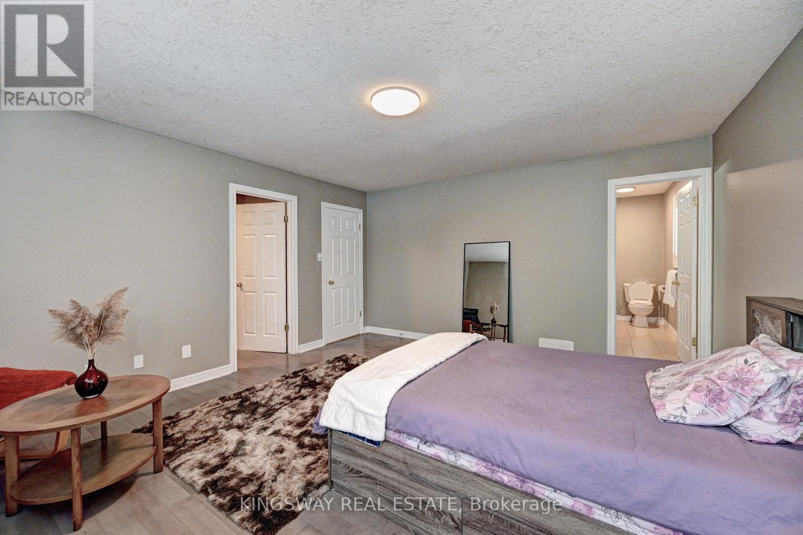 242 Doon Mills Drive, Kitchener, ON - Indoor Photo Showing Bedroom