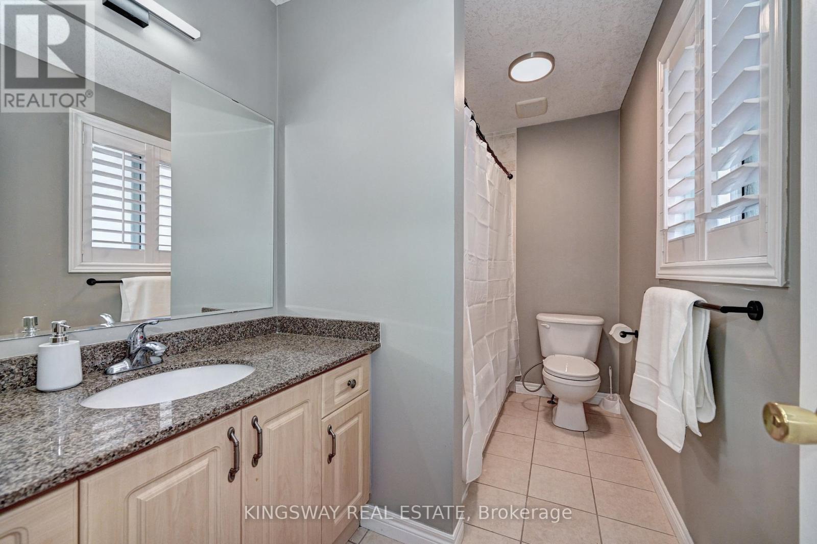 242 Doon Mills Drive, Kitchener, ON - Indoor Photo Showing Bathroom