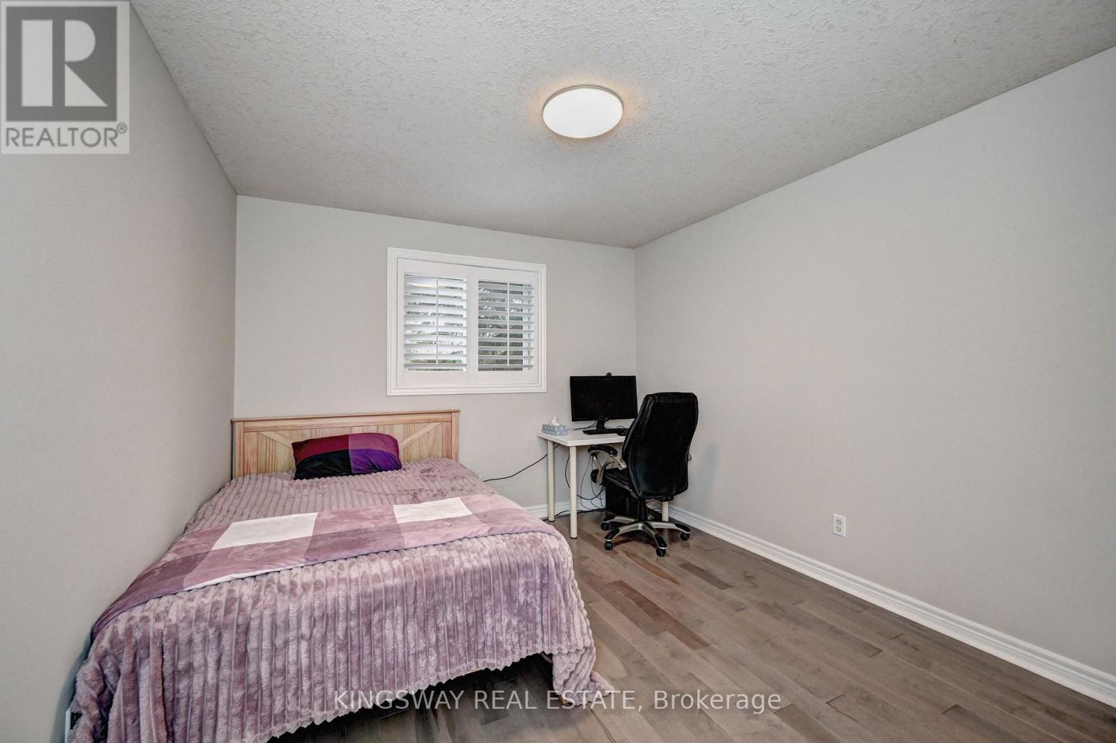 242 Doon Mills Drive, Kitchener, ON - Indoor Photo Showing Bedroom