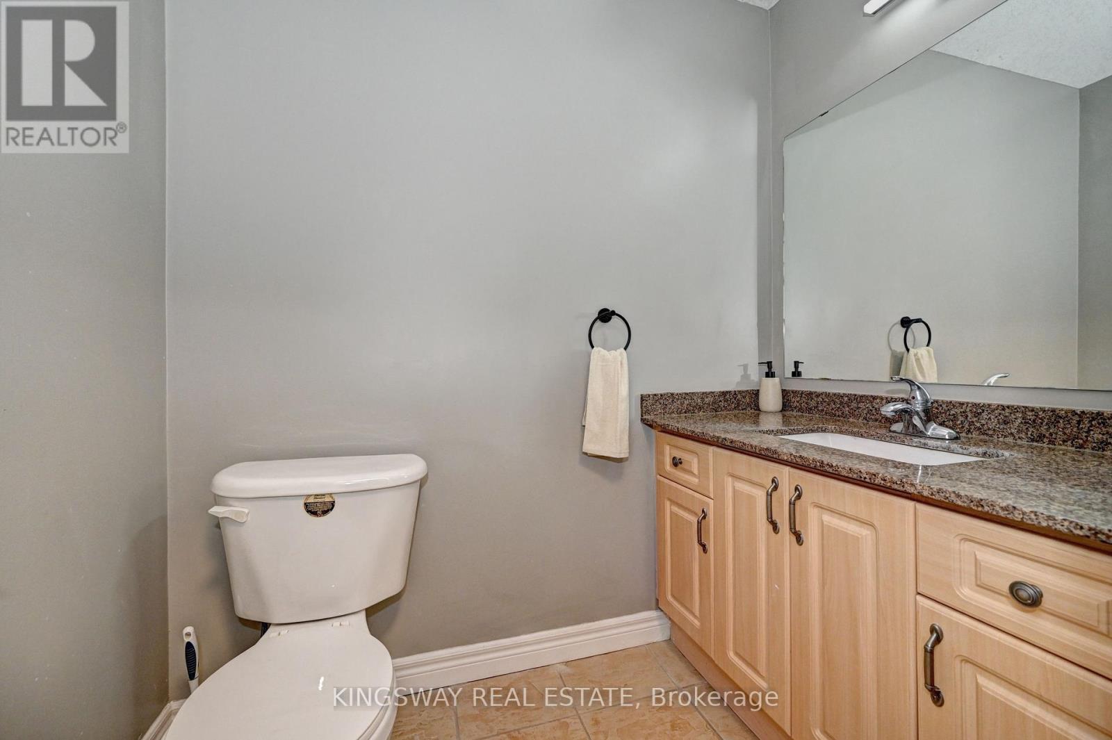 242 Doon Mills Drive, Kitchener, ON - Indoor Photo Showing Bathroom