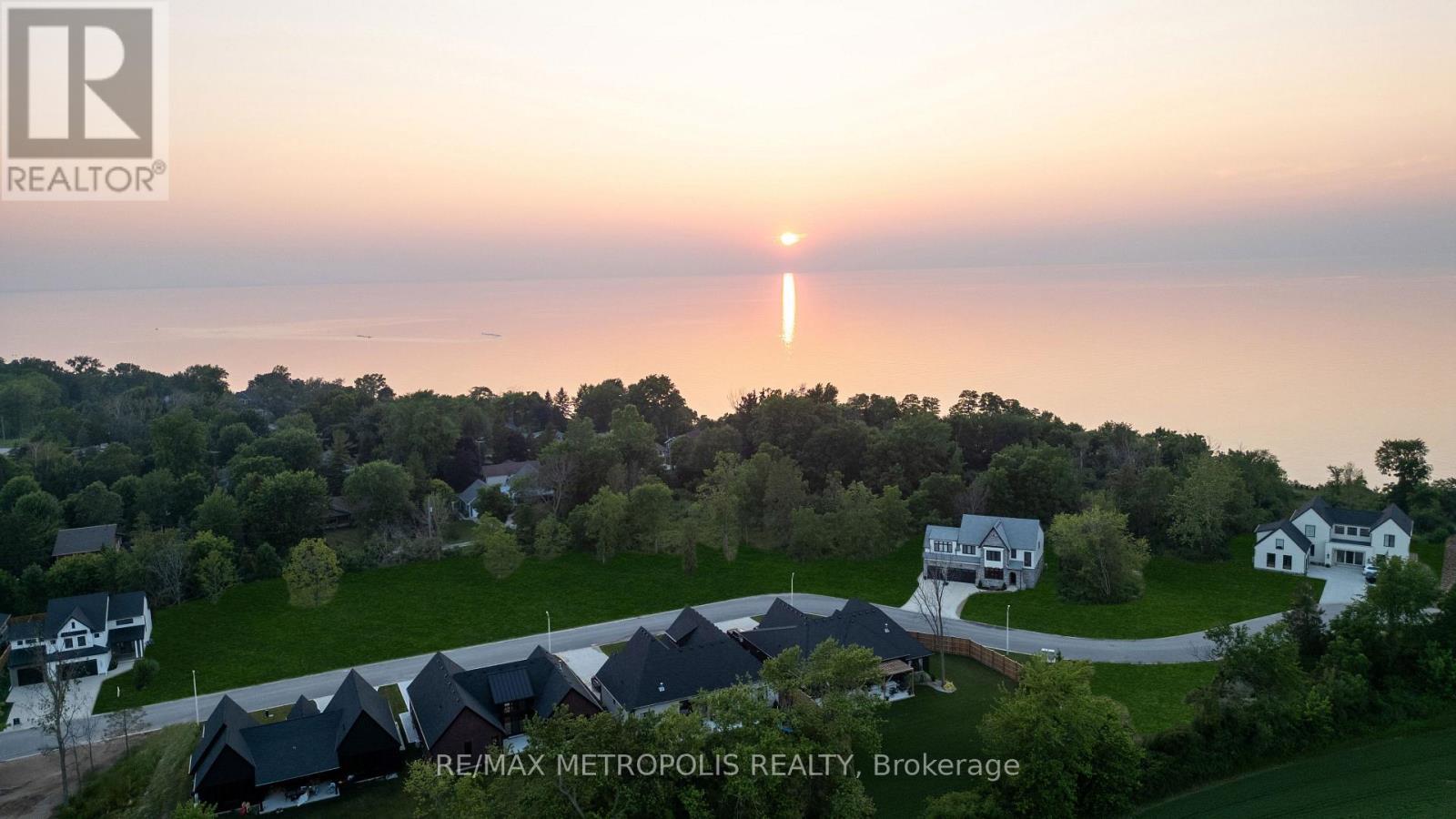 7053 Blue Coast Heights, Plympton-Wyoming, ON