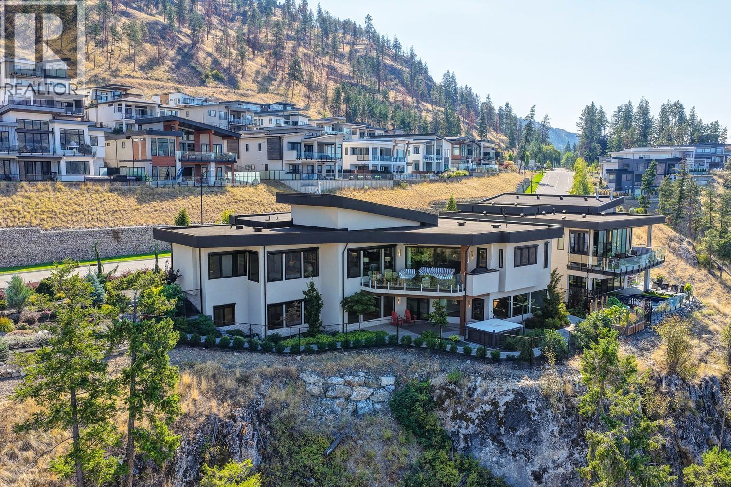 604 Clifton Road N, Kelowna, BC - Outdoor