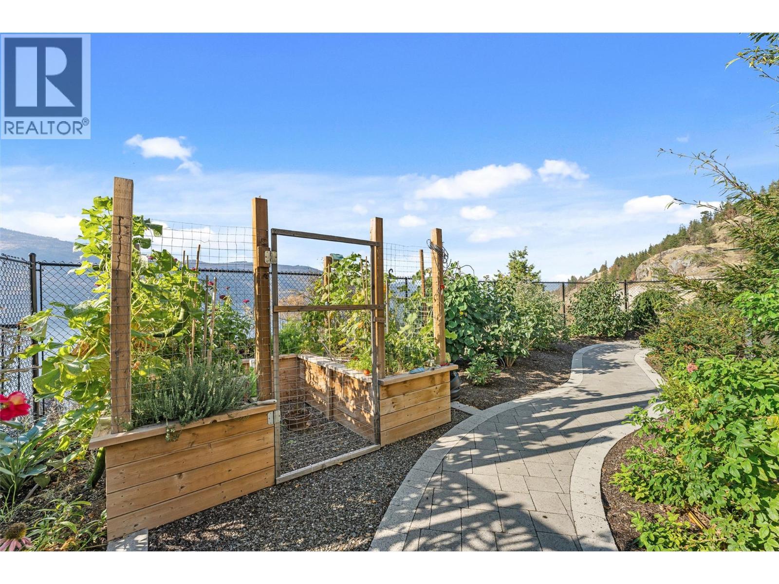 604 Clifton Road N, Kelowna, BC - Outdoor With View