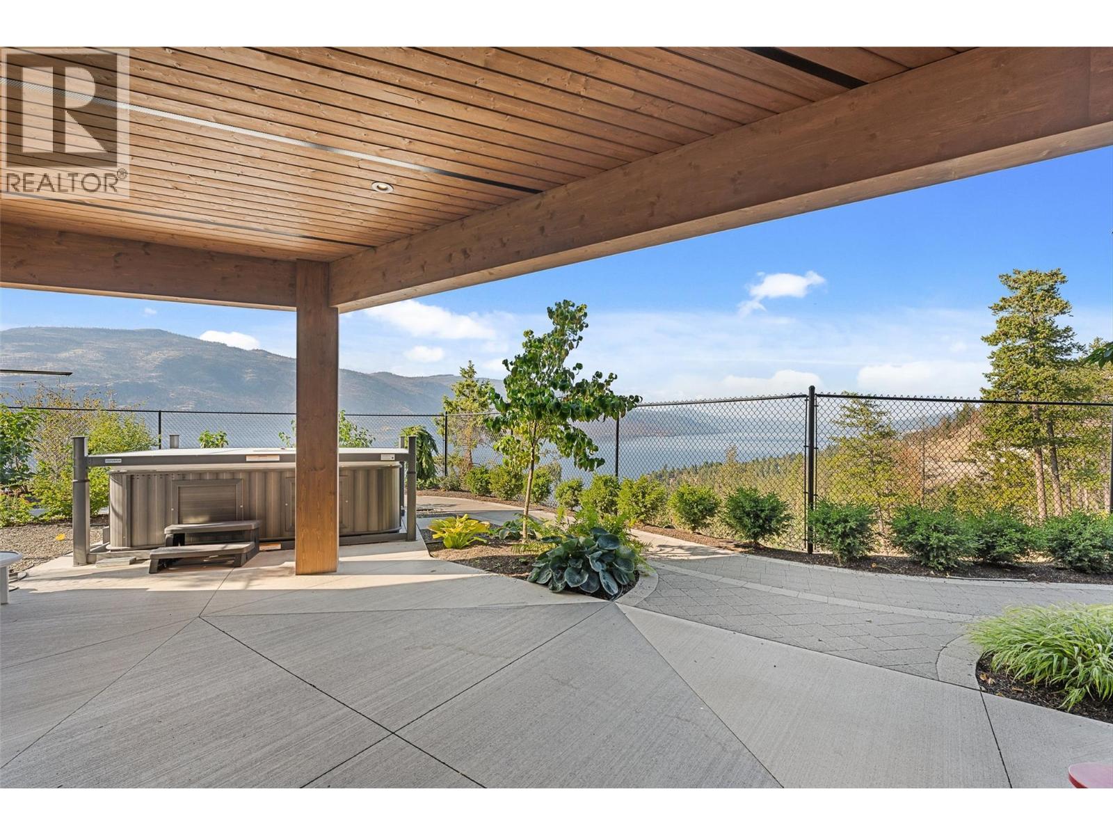 604 Clifton Road N, Kelowna, BC - Outdoor