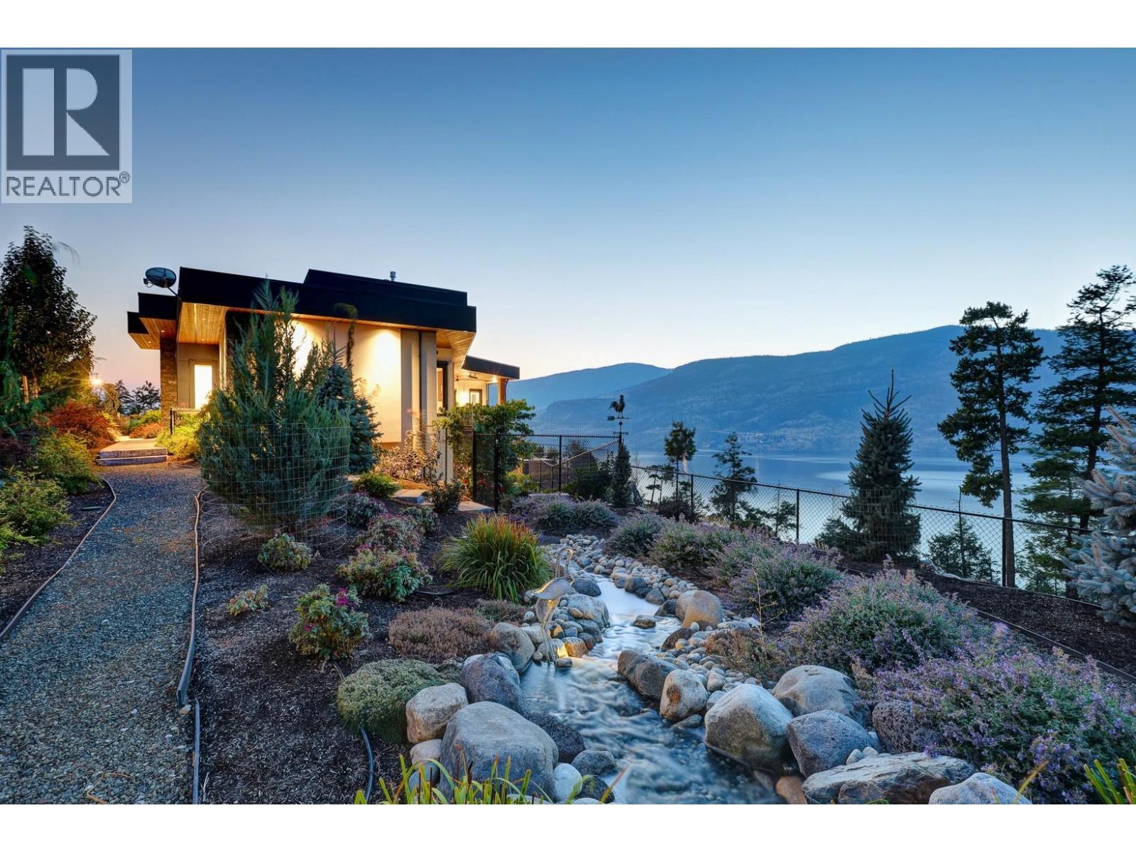 604 Clifton Road N, Kelowna, BC - Outdoor