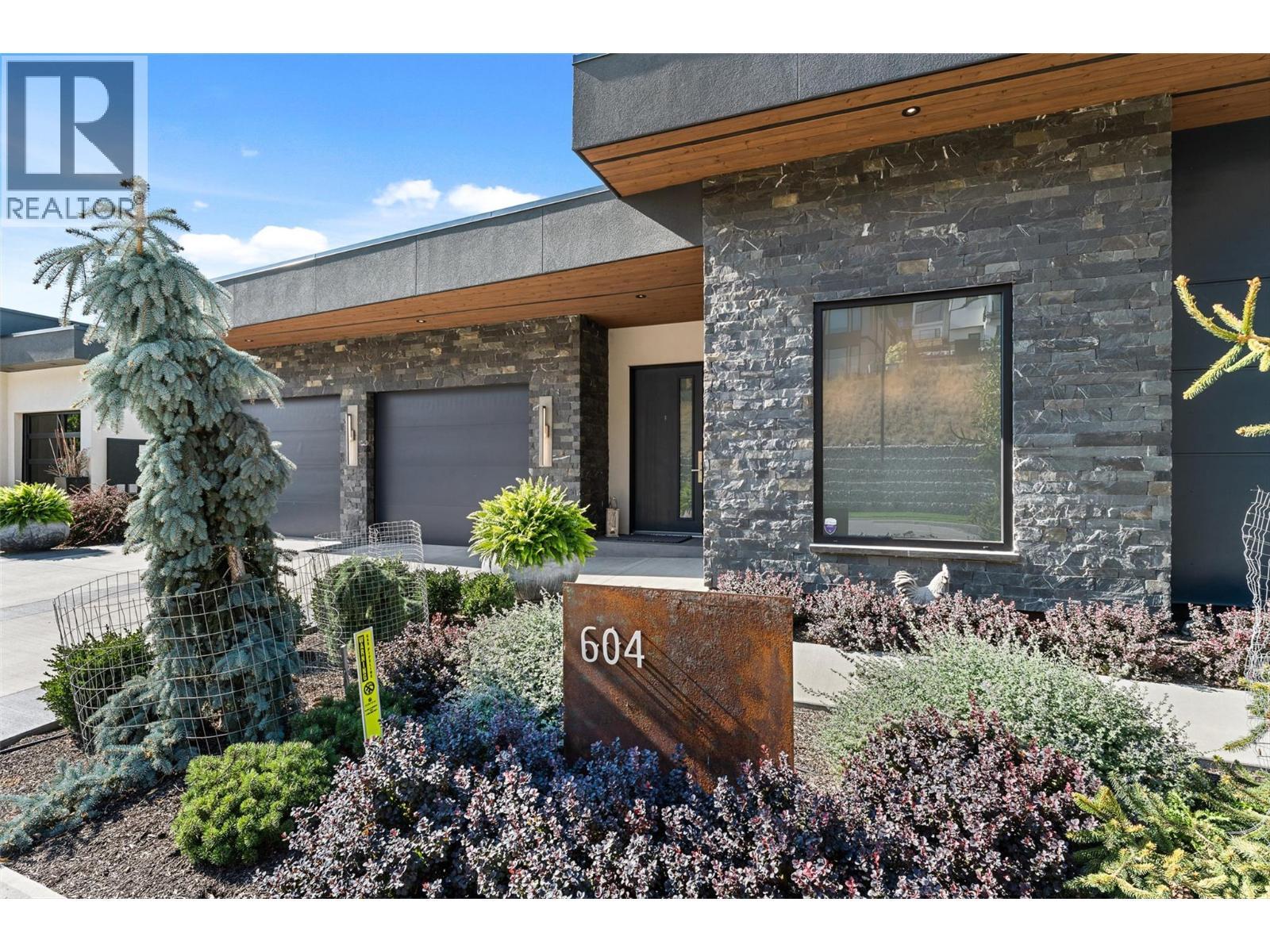 604 Clifton Road N, Kelowna, BC - Outdoor