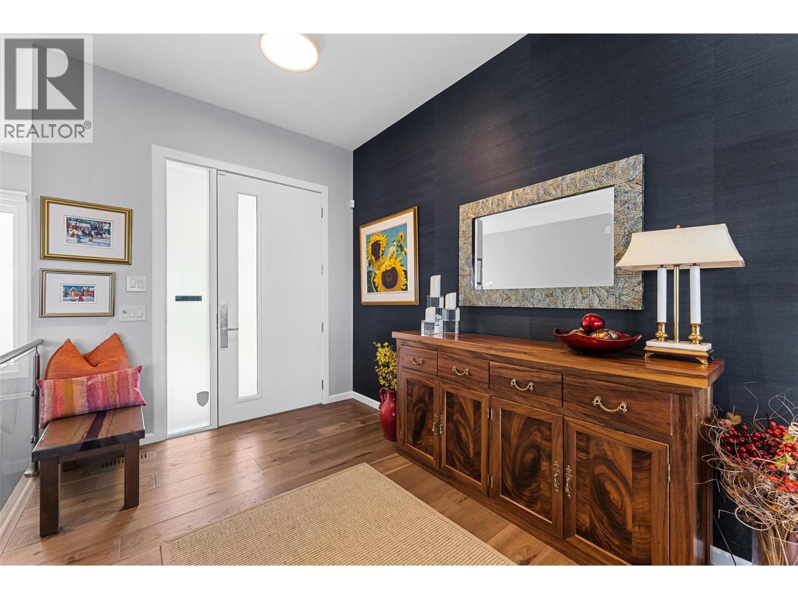 604 Clifton Road N, Kelowna, BC - Indoor