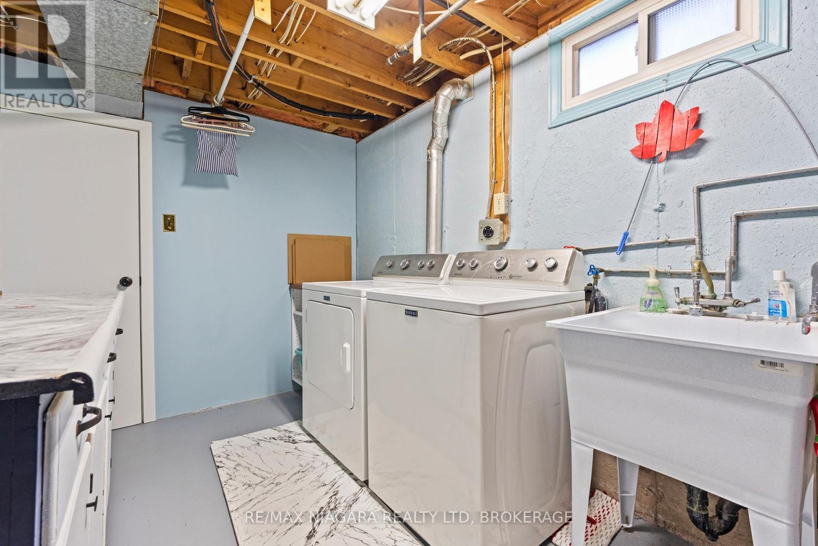 12 Hampton Court, Welland (Prince Charles), ON - Indoor Photo Showing Laundry Room