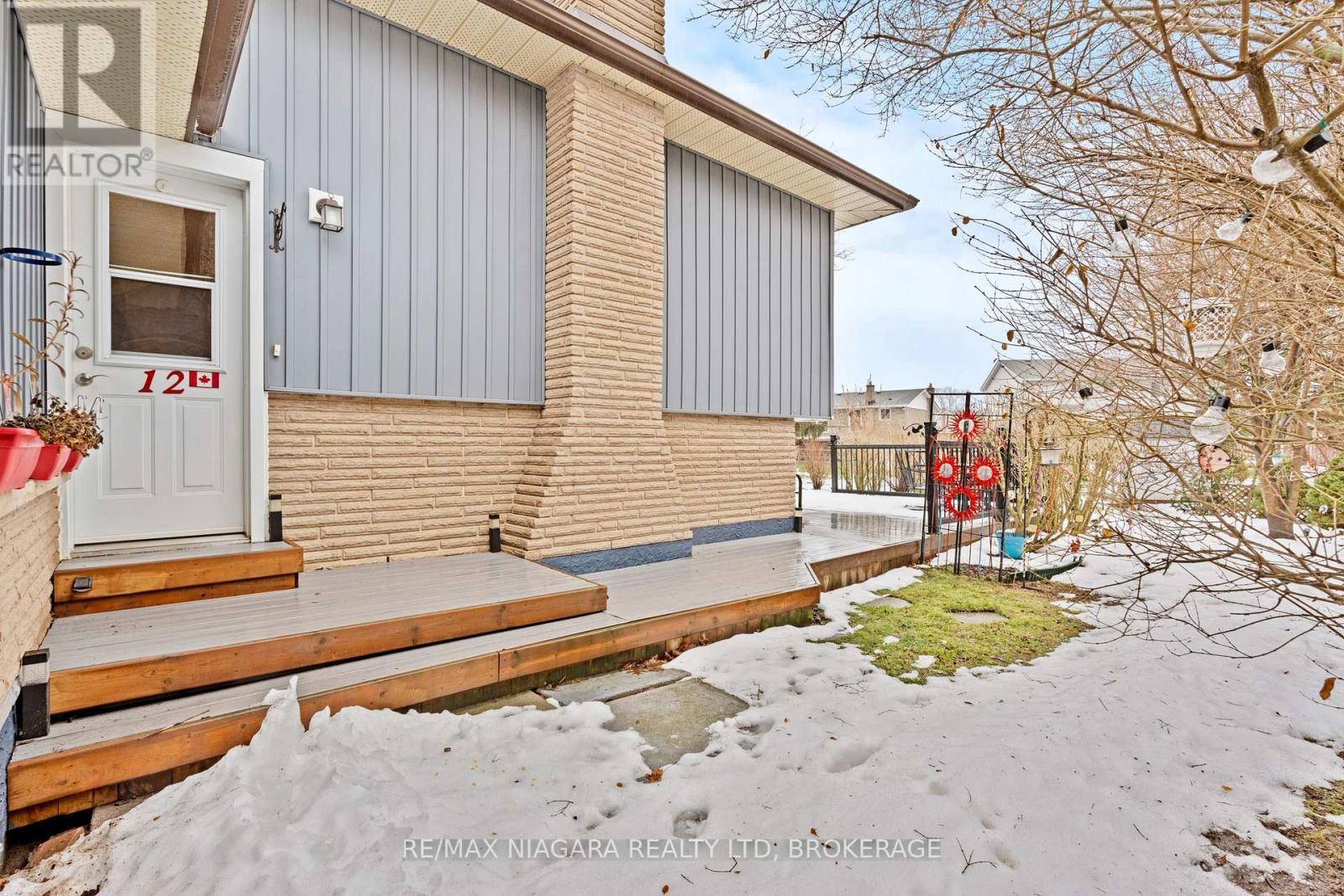 12 Hampton Court, Welland (Prince Charles), ON - Outdoor With Deck Patio Veranda