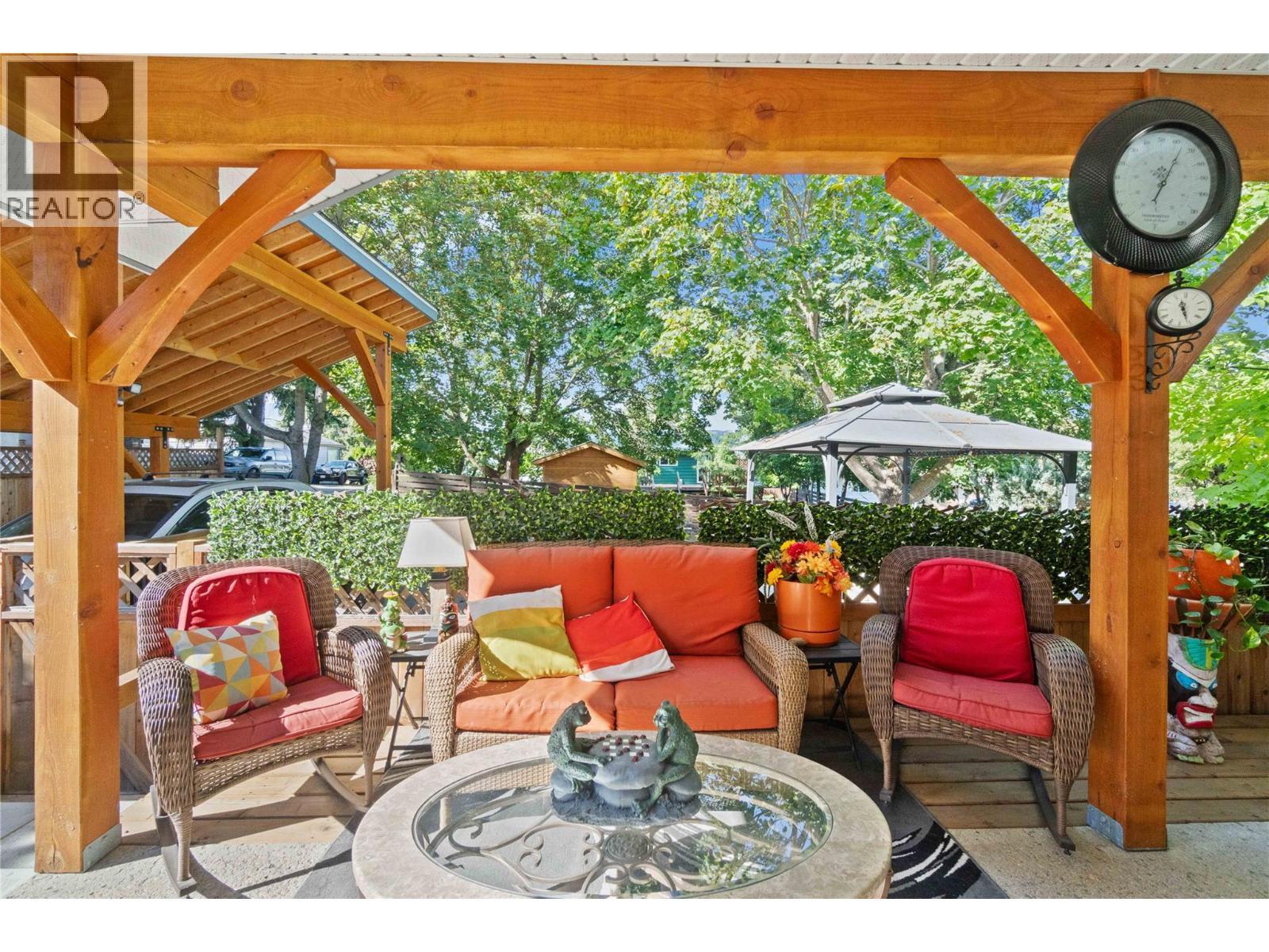 491 7 Street Se, Salmon Arm, BC - Outdoor With Deck Patio Veranda