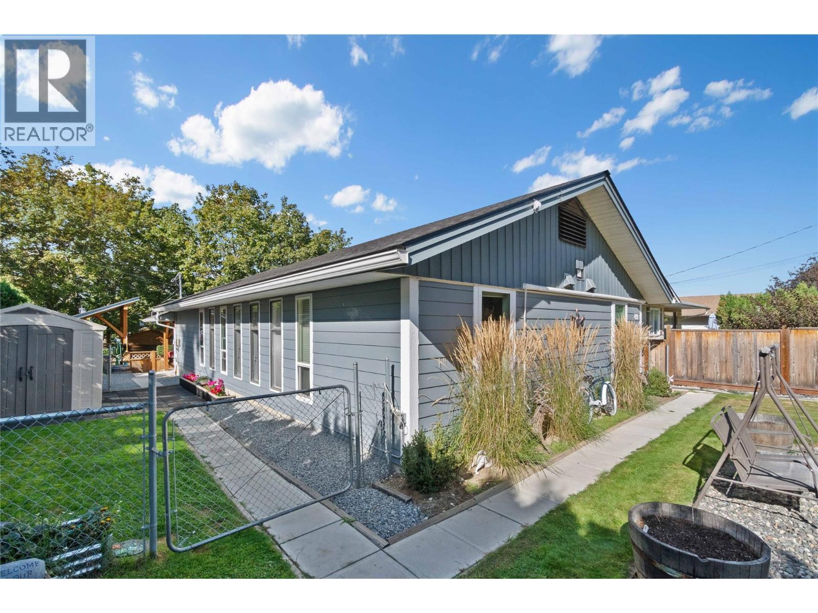 491 7 Street Se, Salmon Arm, BC - Outdoor