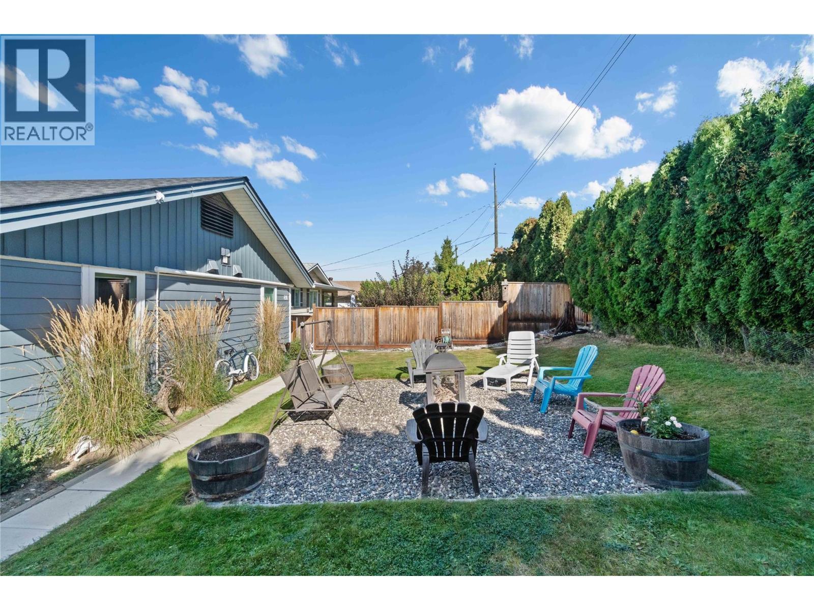 491 7 Street Se, Salmon Arm, BC - Outdoor