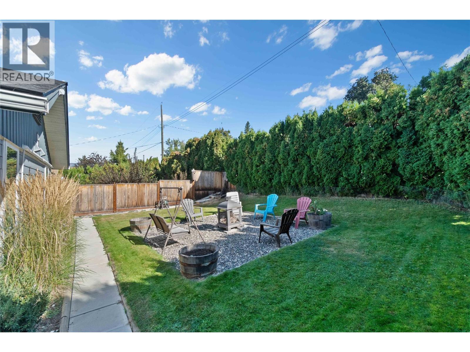 491 7 Street Se, Salmon Arm, BC - Outdoor