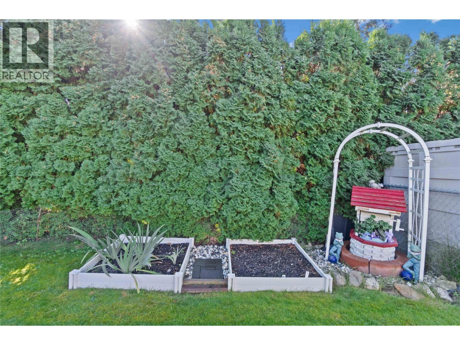 491 7 Street Se, Salmon Arm, BC - Outdoor