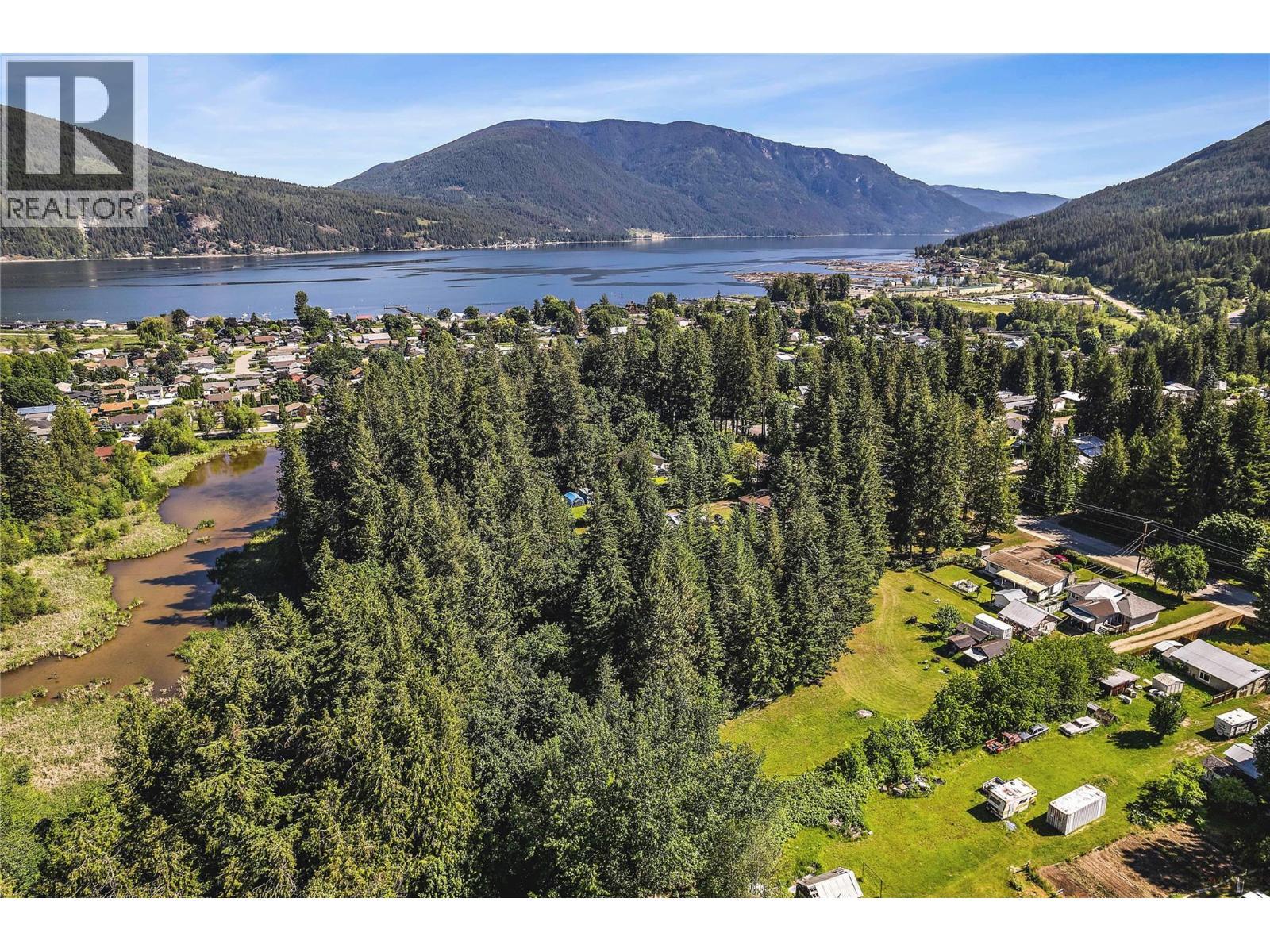 6641 50Th Street Ne, Salmon Arm, BC