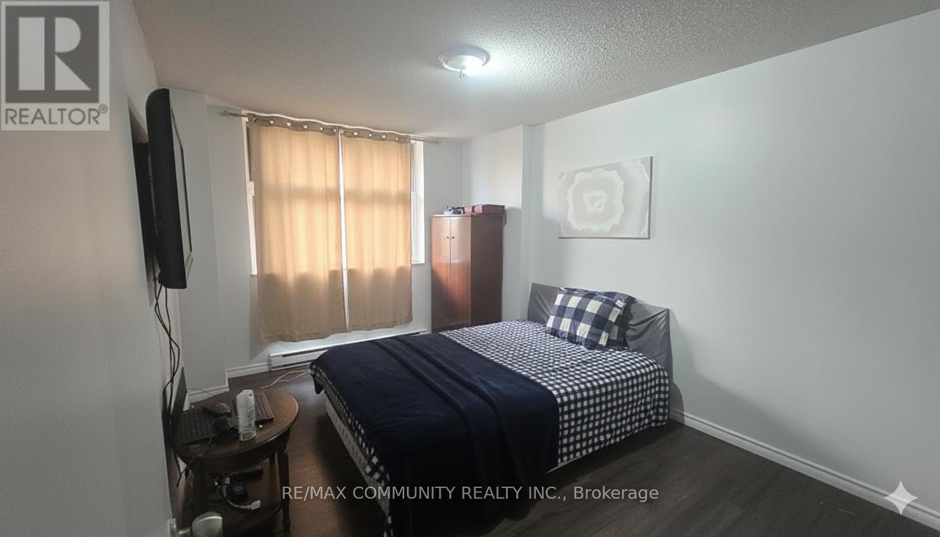 907 - 260 Davis Drive, Newmarket, ON - Indoor Photo Showing Bedroom