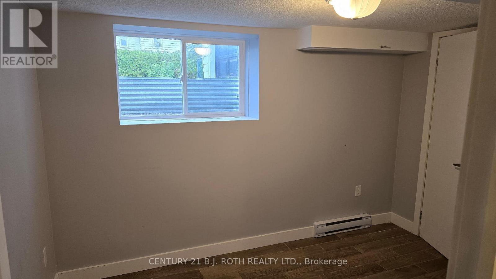 121 Cumberland Street, Barrie, ON - Indoor Photo Showing Other Room