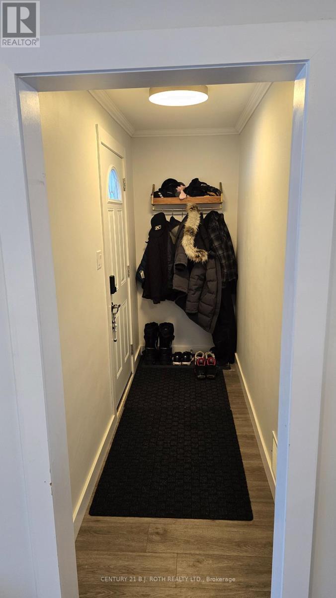 121 Cumberland Street, Barrie, ON - Indoor Photo Showing Other Room