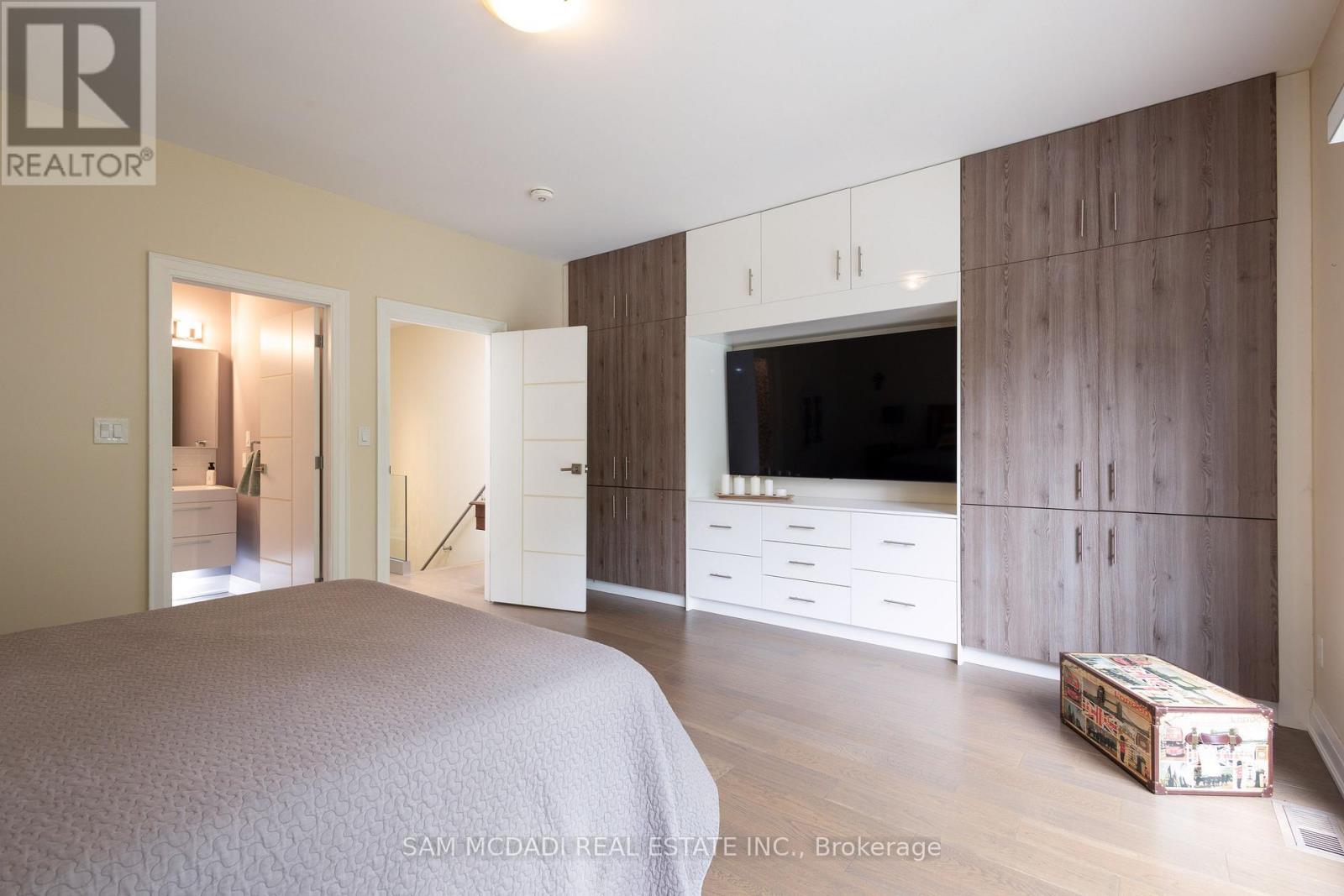 35A Broadview Avenue, Mississauga, ON - Indoor Photo Showing Bedroom
