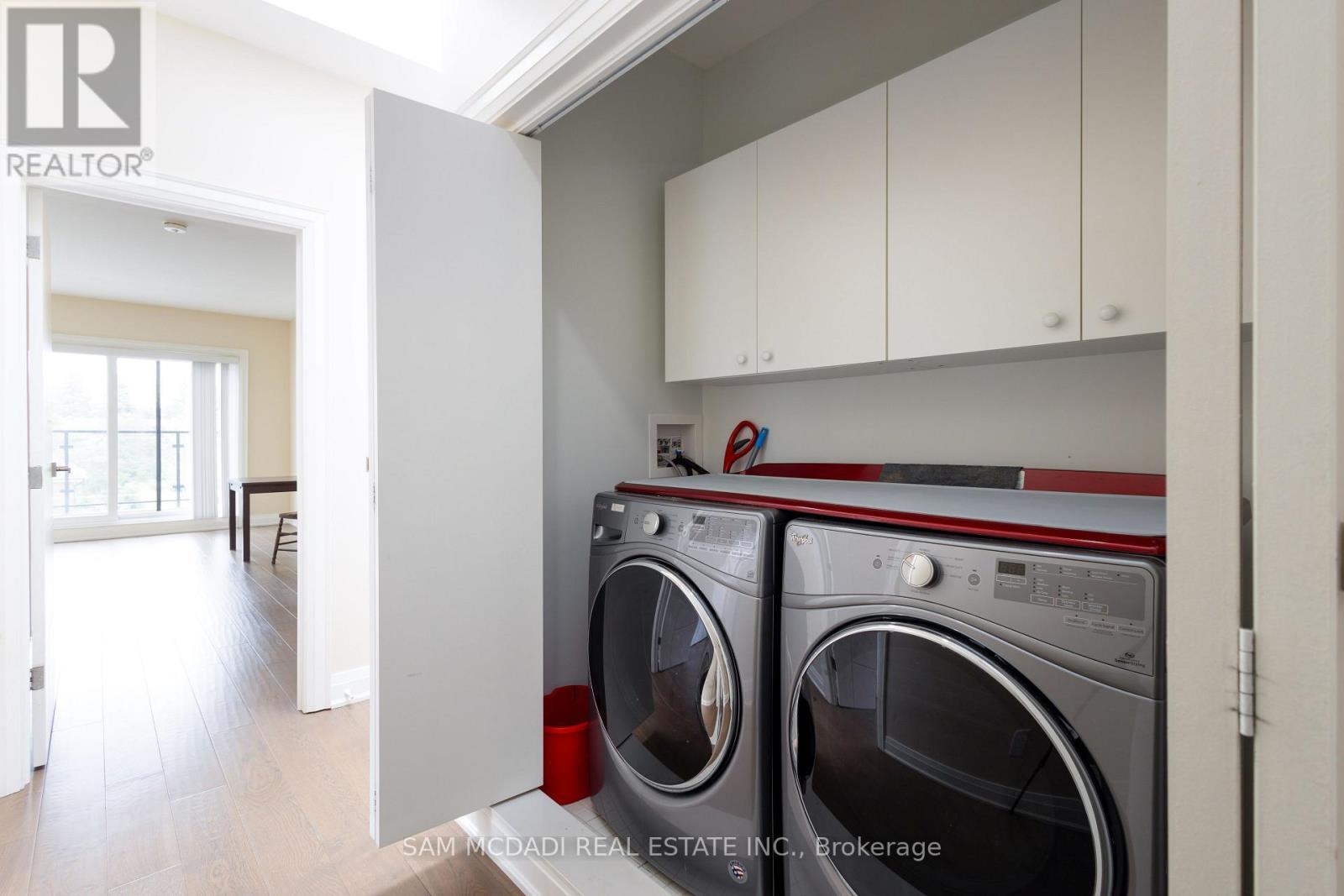 35A Broadview Avenue, Mississauga, ON - Indoor Photo Showing Laundry Room