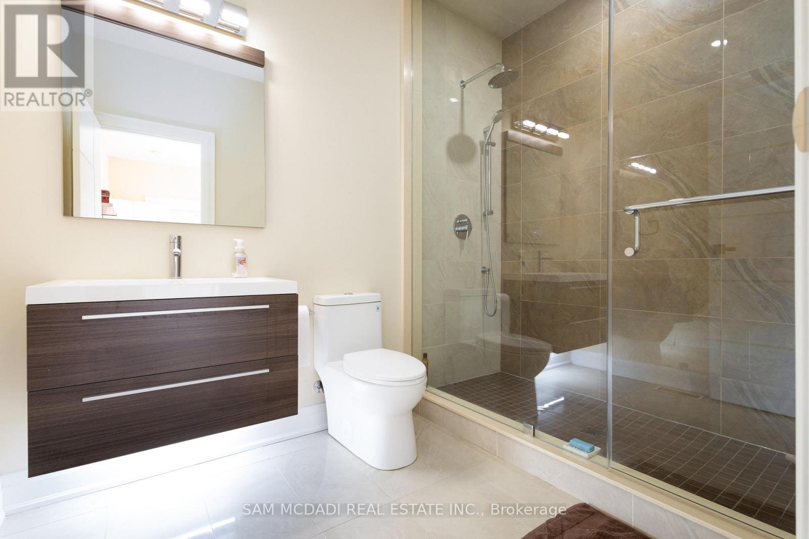 35A Broadview Avenue, Mississauga, ON - Indoor Photo Showing Bathroom