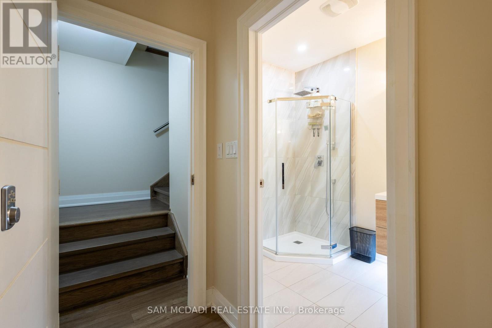 35A Broadview Avenue, Mississauga, ON - Indoor Photo Showing Bathroom