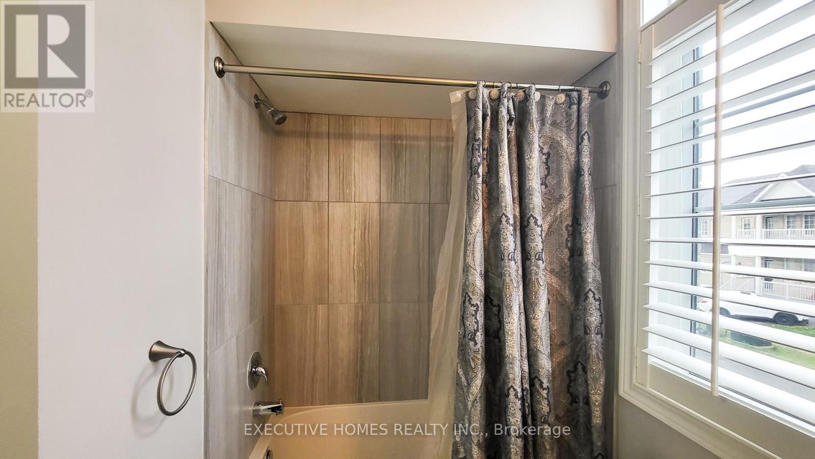 7 Spokanne Street, Brampton, ON - Indoor With Storage