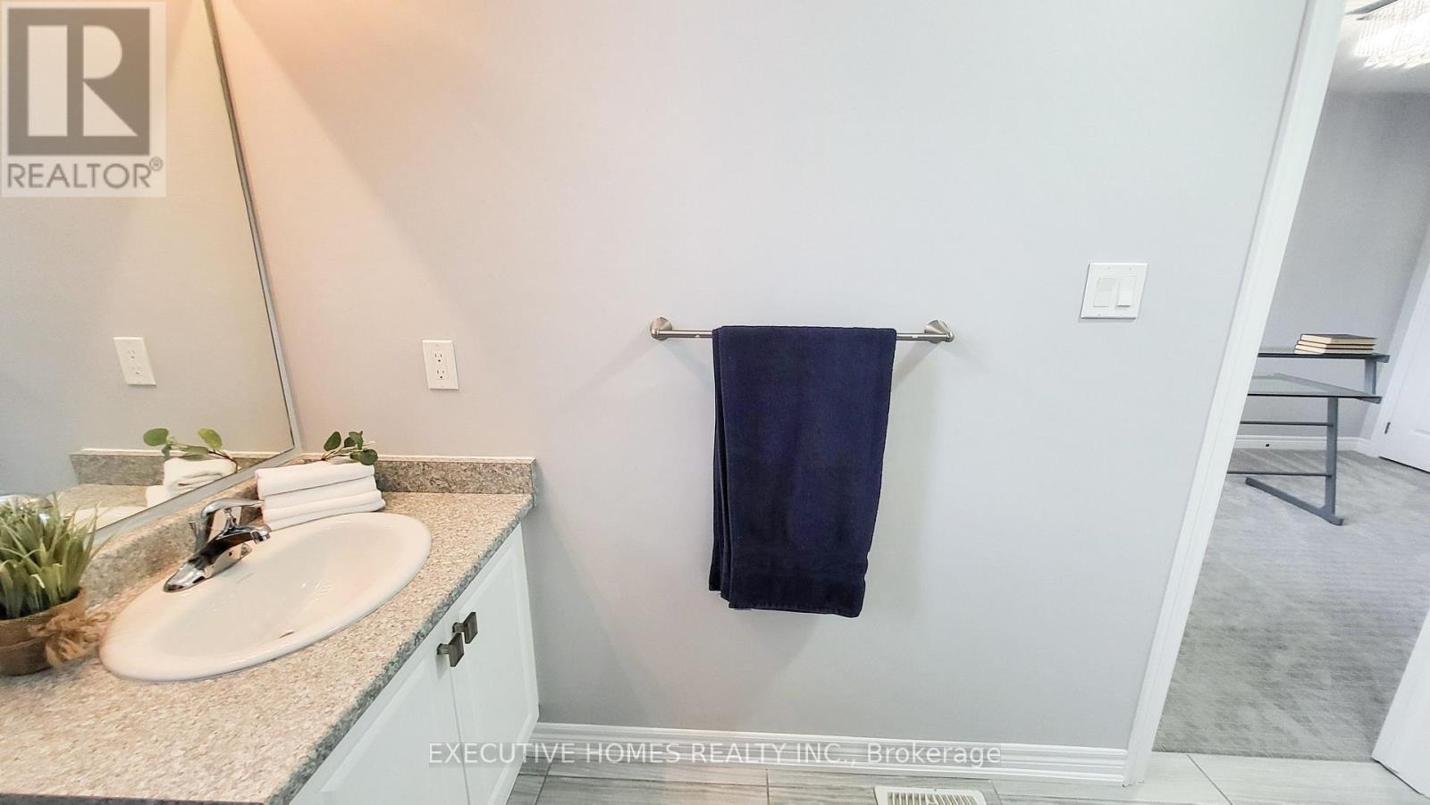 7 Spokanne Street, Brampton, ON - Indoor Photo Showing Bathroom