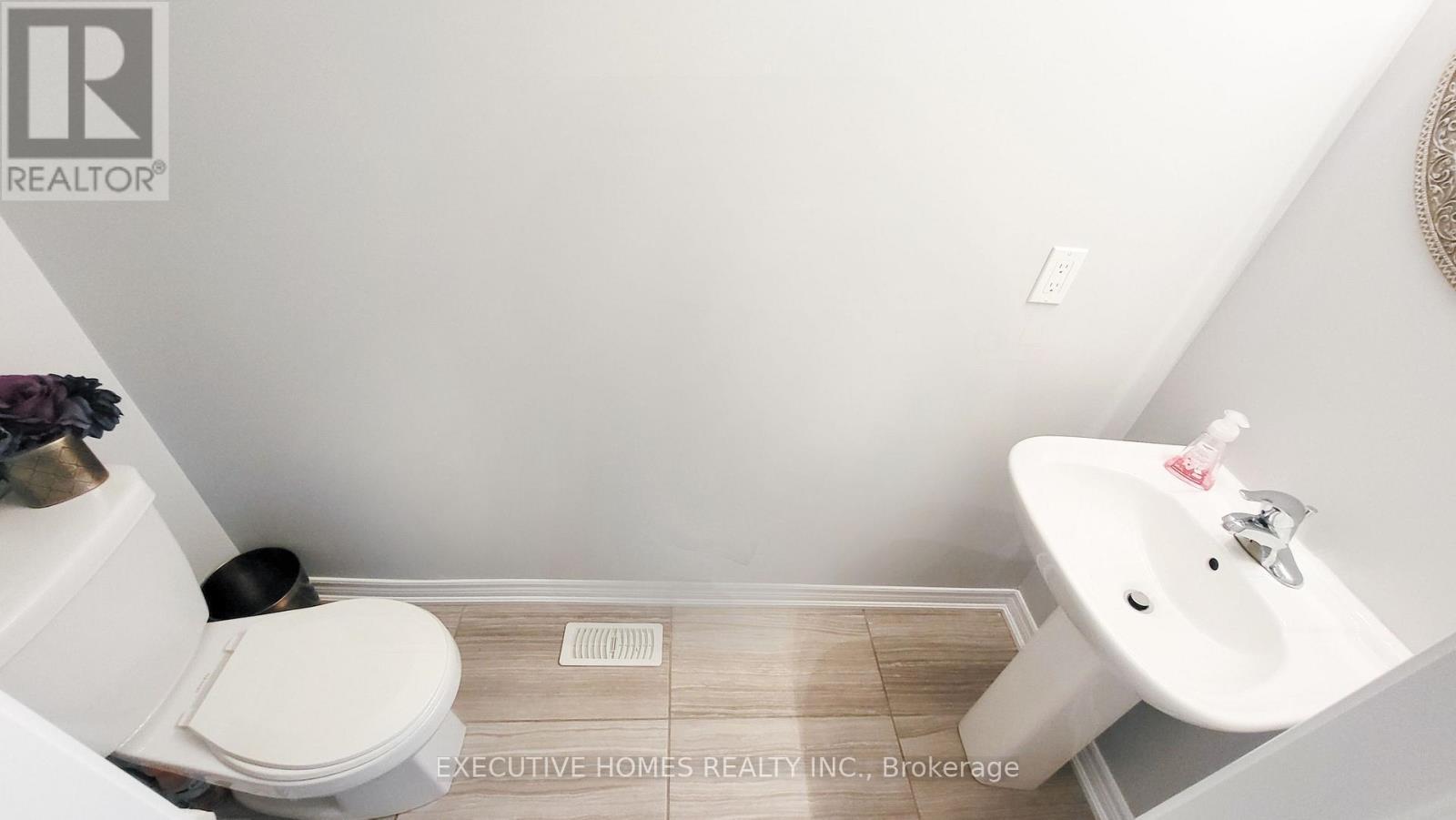 7 Spokanne Street, Brampton, ON - Indoor Photo Showing Bathroom