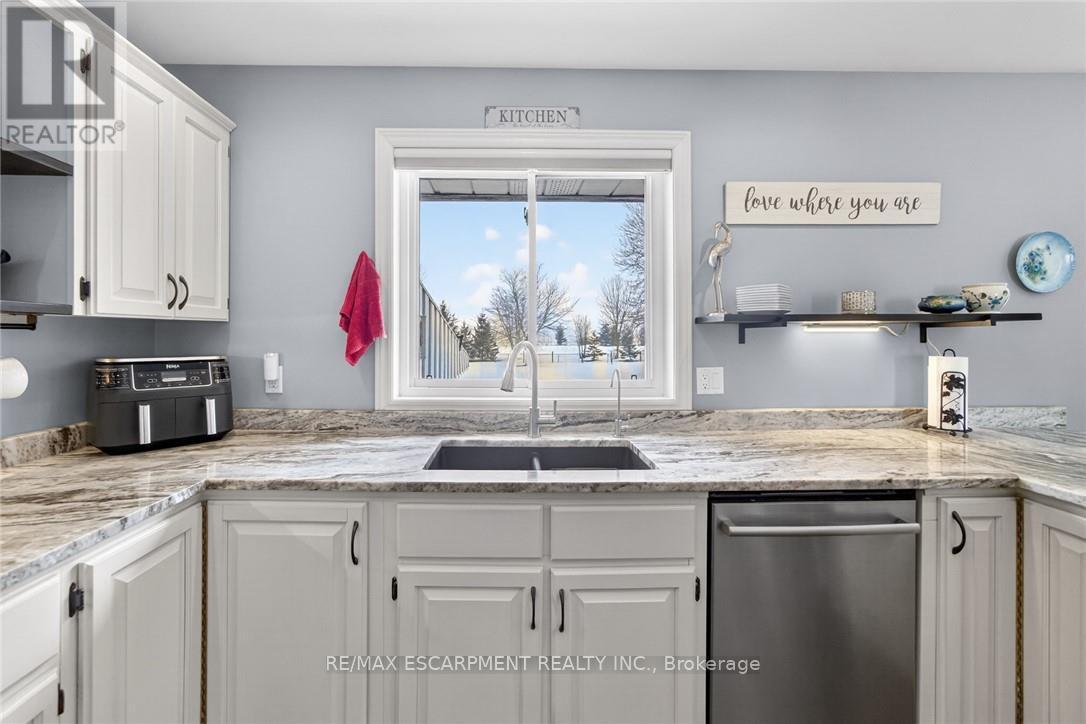 42004 Highway 3, Wainfleet, ON - Indoor Photo Showing Kitchen