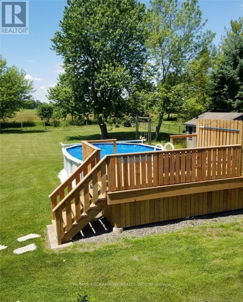 42004 Highway 3, Wainfleet, ON - Outdoor With Above Ground Pool With Backyard