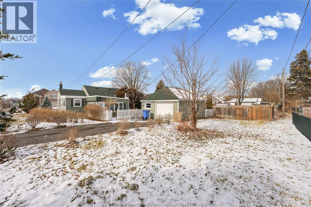 3396 Woodward Boulevard, Windsor, ON - Outdoor