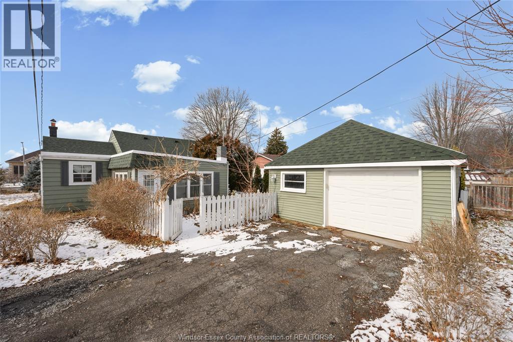3396 Woodward Boulevard, Windsor, ON - Outdoor