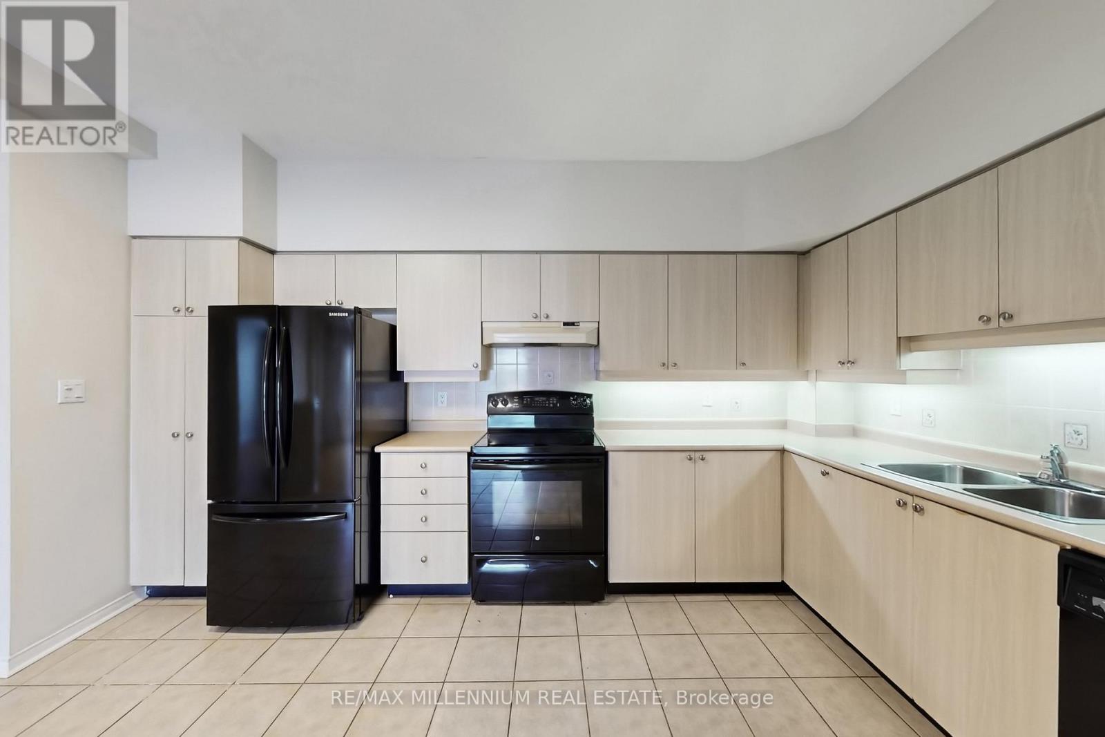 619 - 7373 Martingrove Road, Vaughan, ON - Indoor Photo Showing Kitchen With Double Sink
