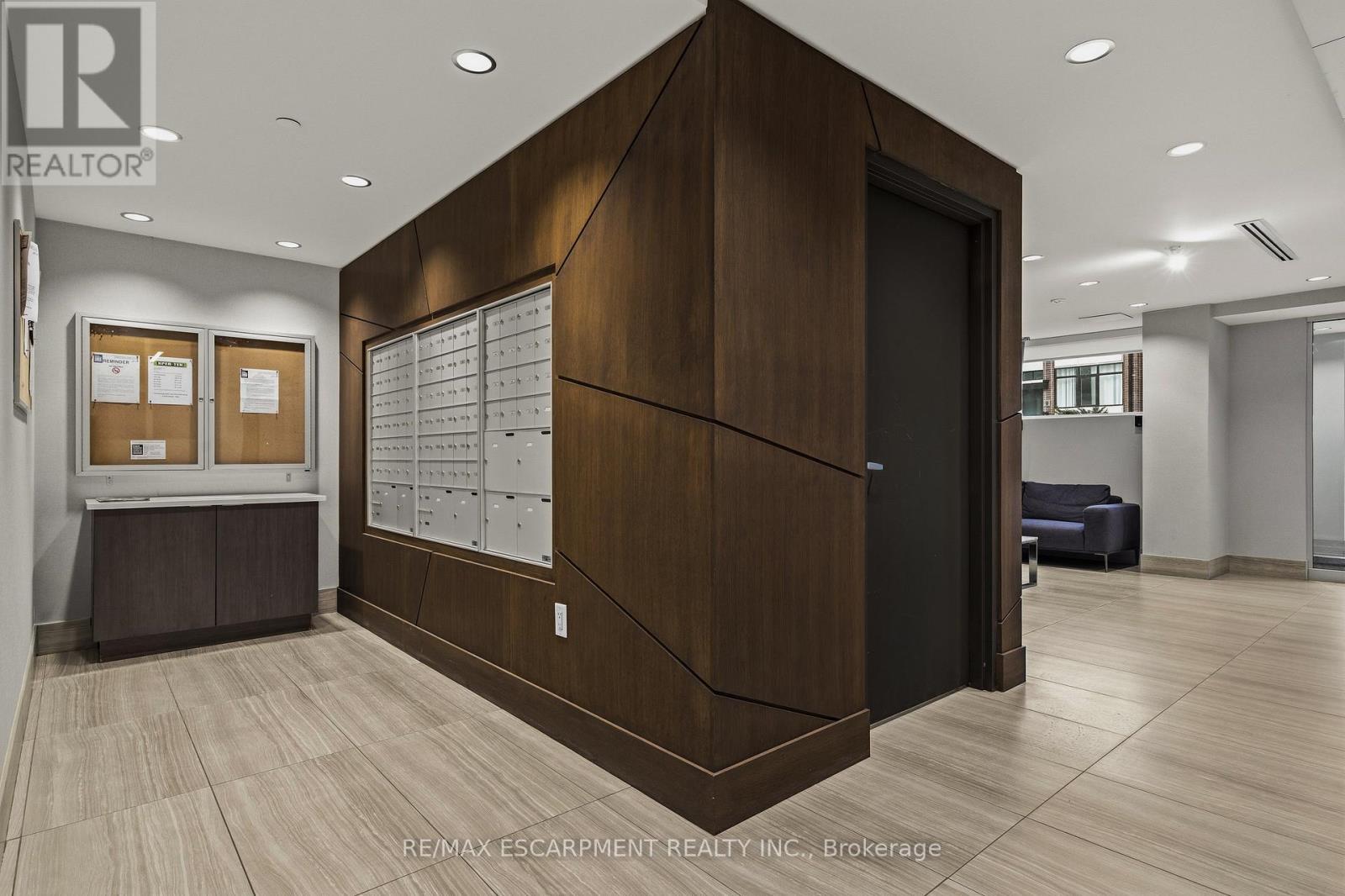 413 - 16 Markle Crescent, Hamilton, ON