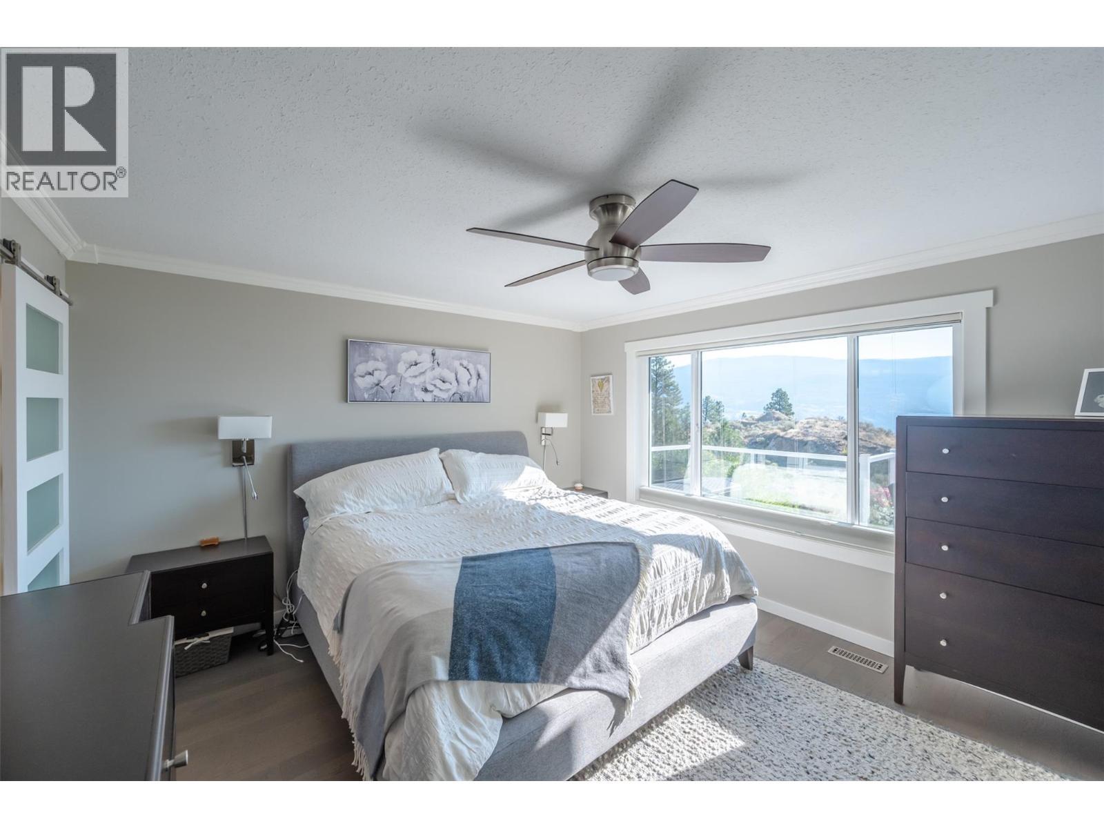 150 Sumac Ridge Drive, Summerland, BC - Indoor Photo Showing Bedroom