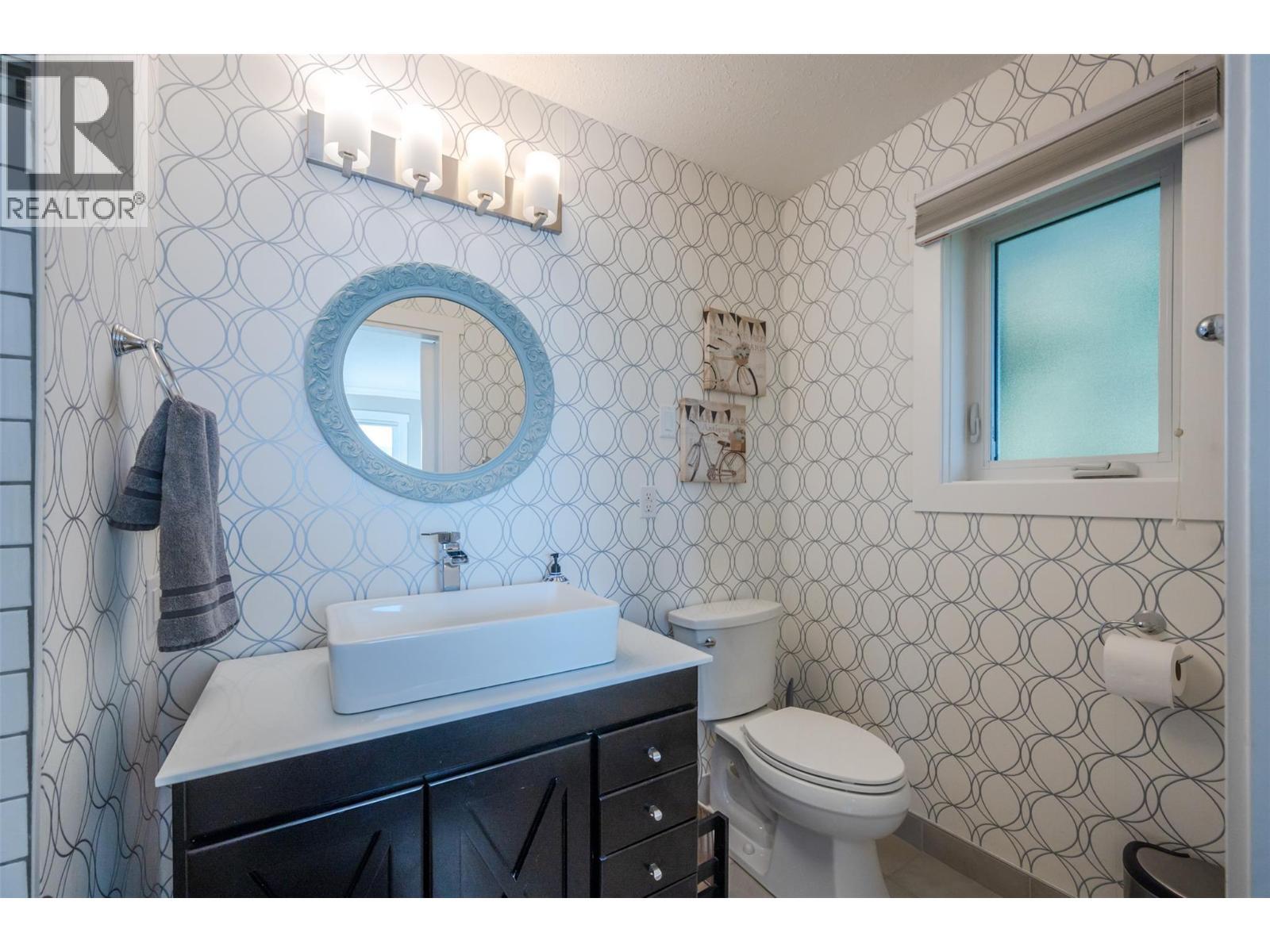 150 Sumac Ridge Drive, Summerland, BC - Indoor Photo Showing Bathroom