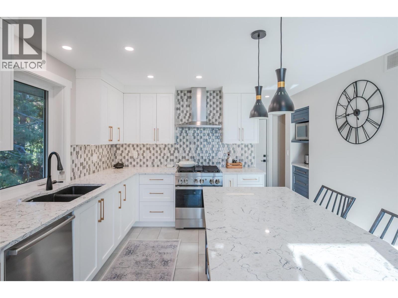 150 Sumac Ridge Drive, Summerland, BC - Indoor Photo Showing Kitchen With Double Sink With Upgraded Kitchen