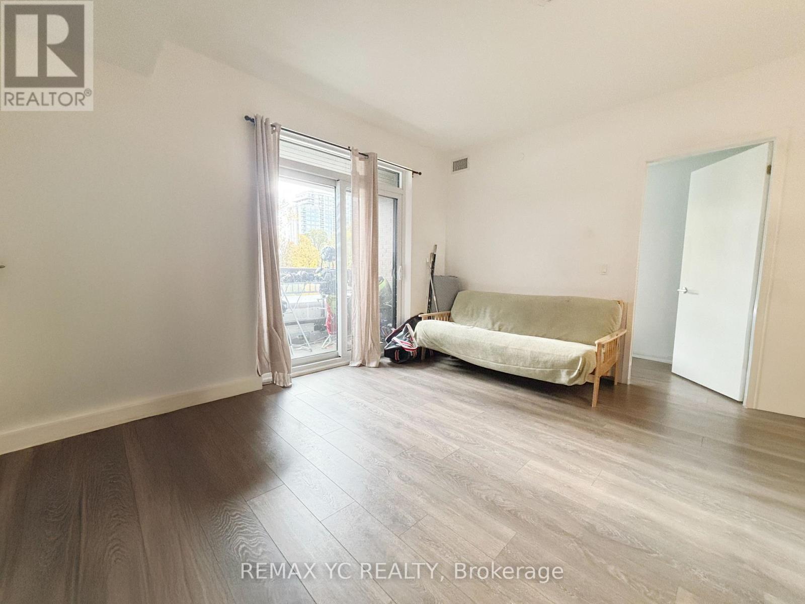 324 - 8 Beverley Glen Boulevard, Vaughan, ON - Indoor Photo Showing Bedroom
