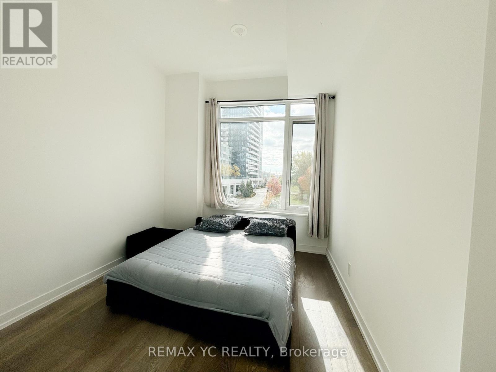 324 - 8 Beverley Glen Boulevard, Vaughan, ON - Indoor Photo Showing Bedroom