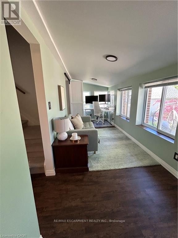 18 Flanders Avenue, St. Catharines, ON - Indoor Photo Showing Other Room