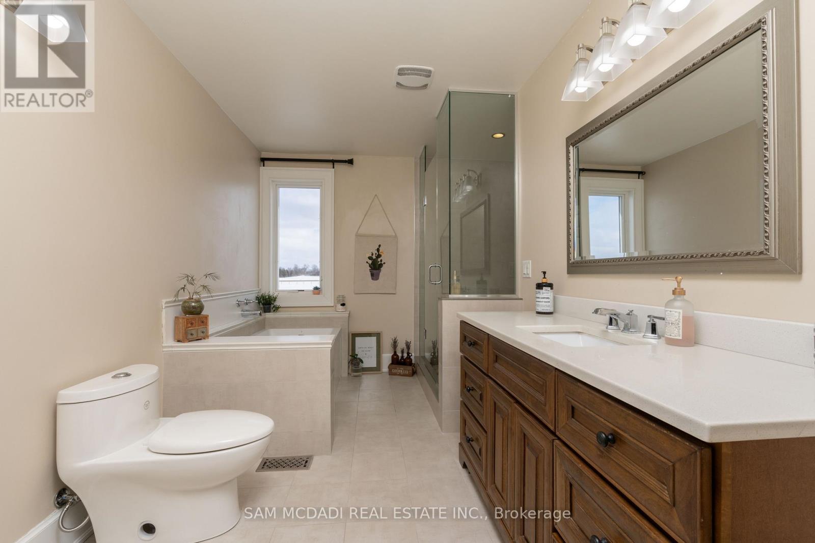 1046 Concession 6 Road W, Hamilton, ON