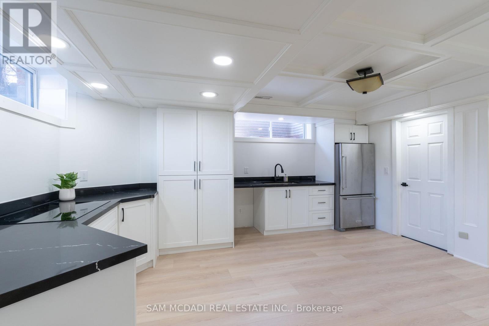 1046 Concession 6 Road W, Hamilton, ON