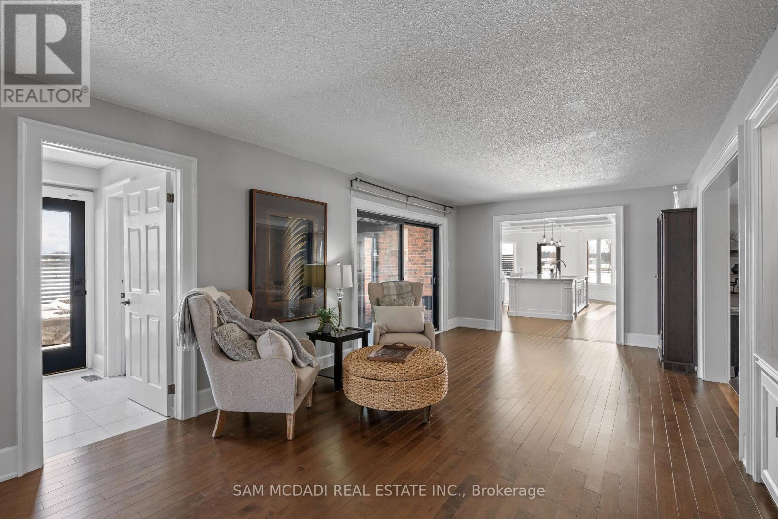 1046 Concession 6 Road W, Hamilton, ON