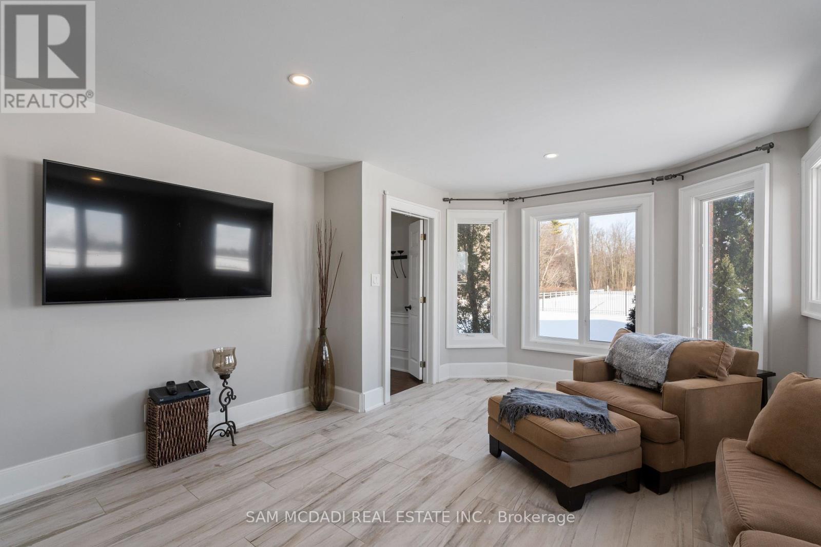 1046 Concession 6 Road W, Hamilton, ON